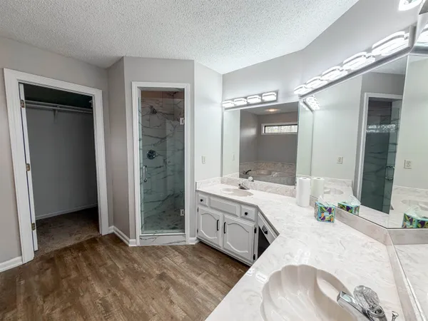 $2,100 | 3915 Oak Road, Bartlett, TN 38135