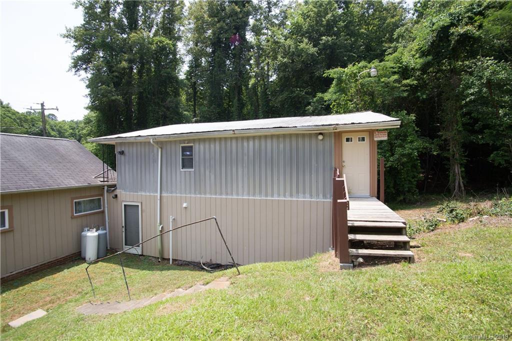 977 Virginia Road Marion, NC 28752 - Photo 4 of 39 Gallery Image 4