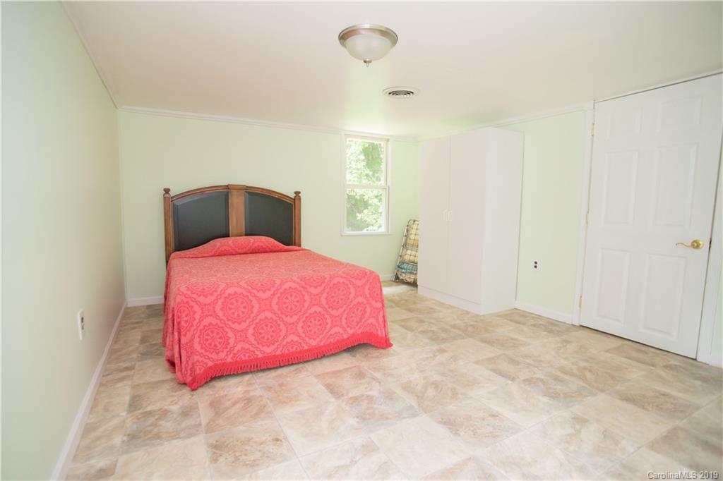 977 Virginia Road Marion, NC 28752 - Photo 33 of 39 Gallery Image 33