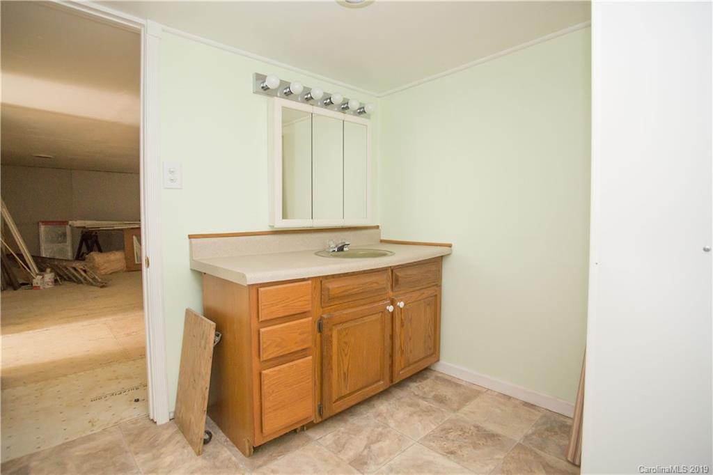 977 Virginia Road Marion, NC 28752 - Photo 36 of 39 Gallery Image 36