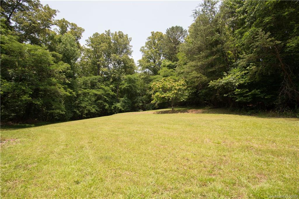 977 Virginia Road Marion, NC 28752 - Photo 5 of 39 Gallery Image 5