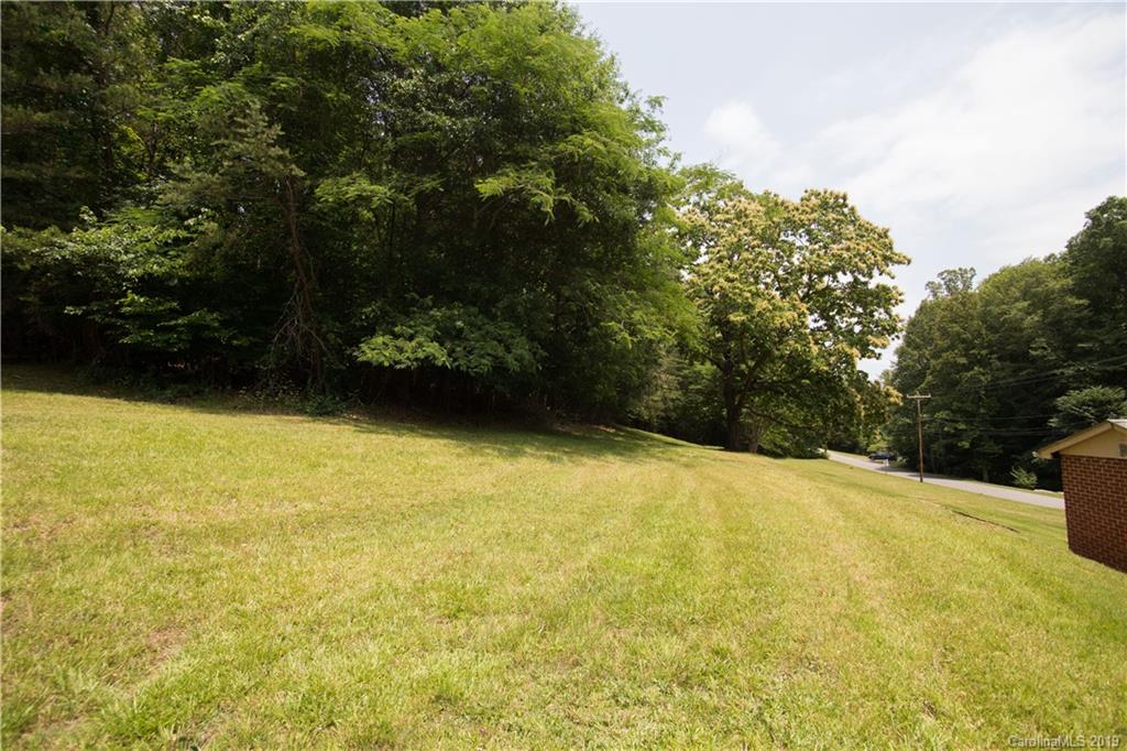 977 Virginia Road Marion, NC 28752 - Photo 6 of 39 Gallery Image 6