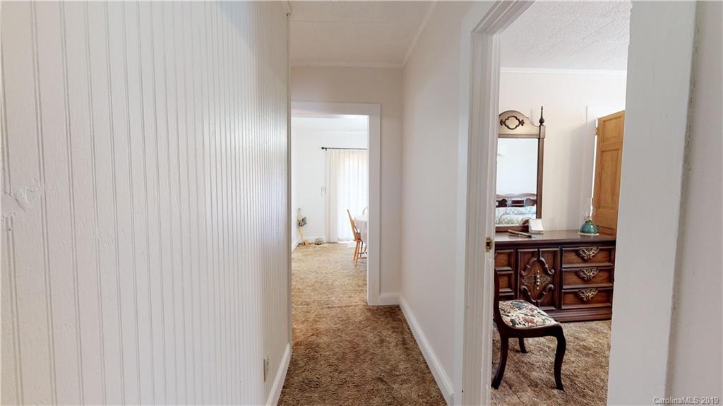 977 Virginia Road Marion, NC 28752 - Photo 7 of 39 Gallery Image 7
