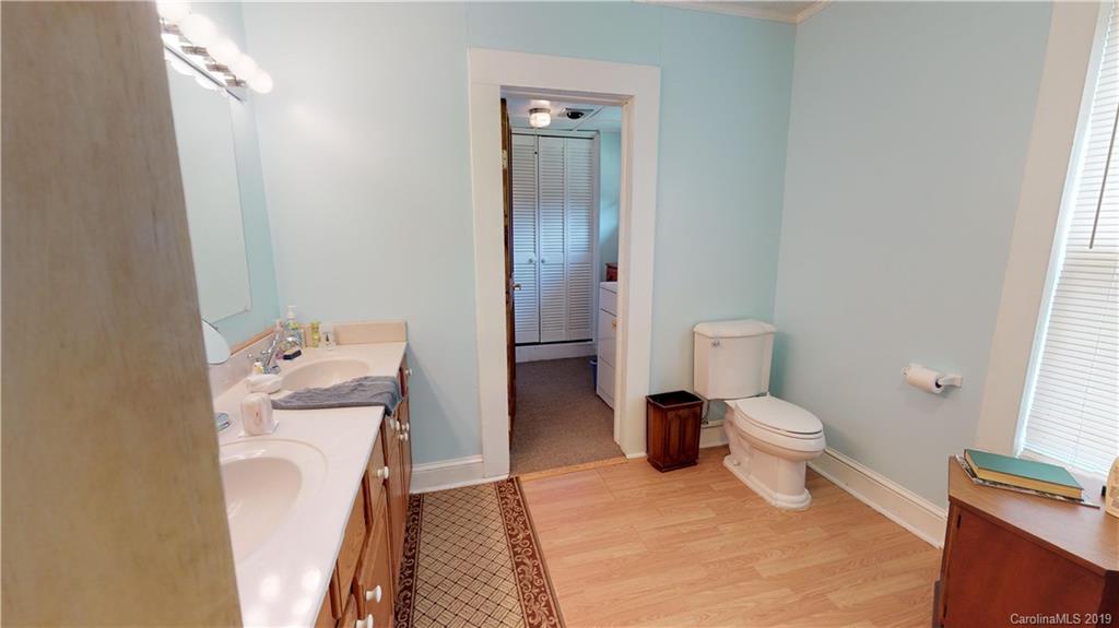 977 Virginia Road Marion, NC 28752 - Photo 10 of 39 Gallery Image 10