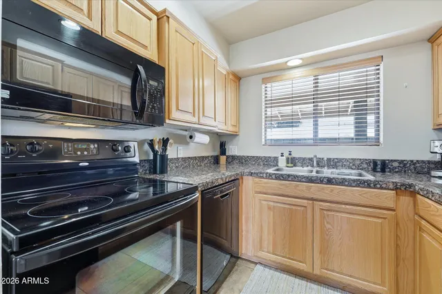 $3,995 | 3200 South Litzler Drive, Unit 8233, Flagstaff, AZ 86005