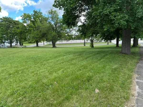 $30,000 | 122 Washington Street, Pontiac, MI 48341
