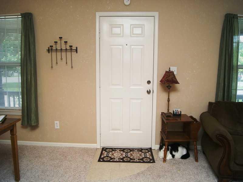 648 South High School Road Indianapolis, IN 46241 - Photo 3 of 16 Gallery Image 3
