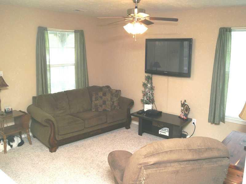 648 South High School Road Indianapolis, IN 46241 - Photo 4 of 16 Gallery Image 4