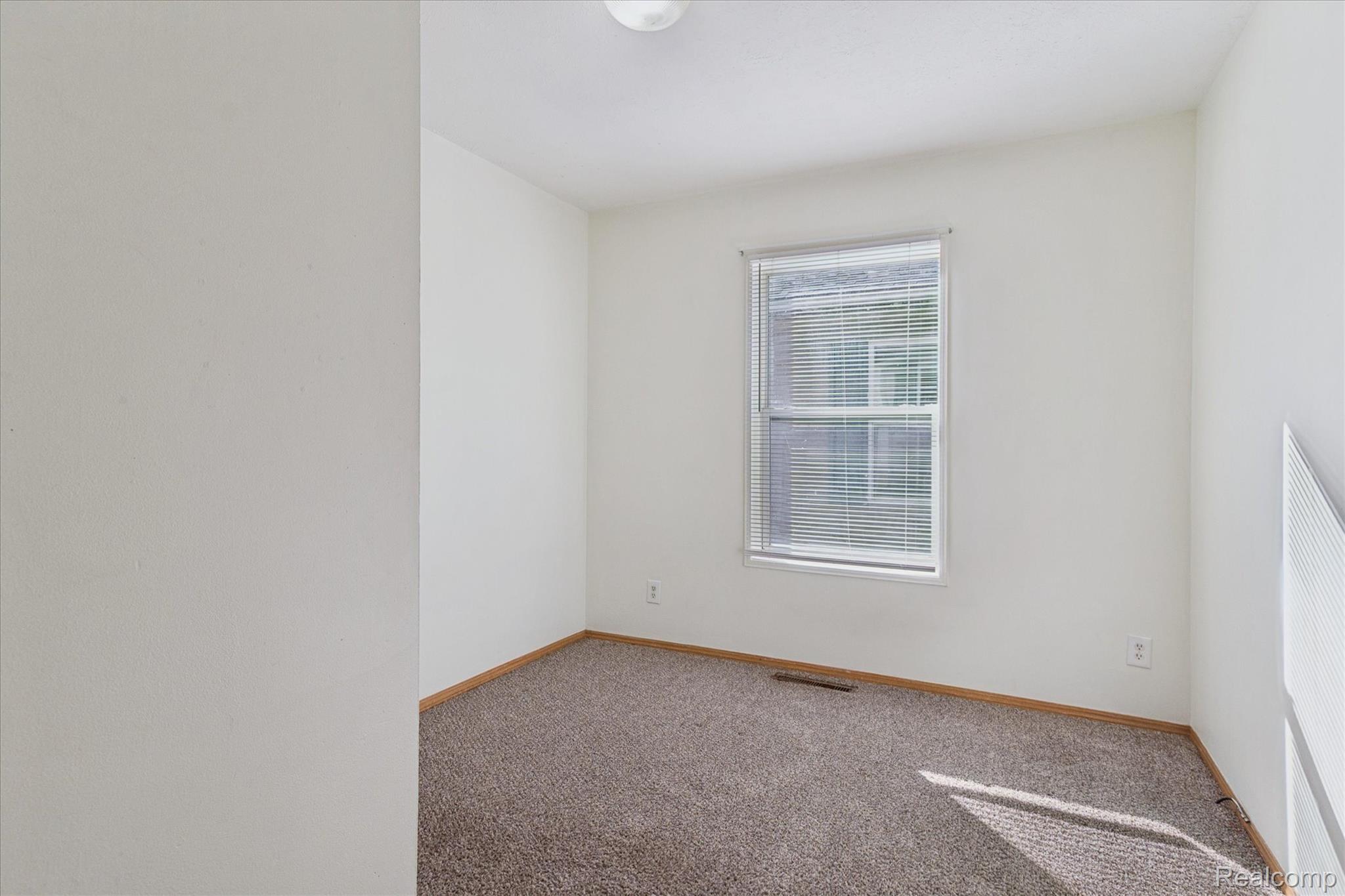 4004 Howe Road Wayne, MI 48184 - Photo 14 of 42 18-4004-Howe-Rd-Windowstill.jpg