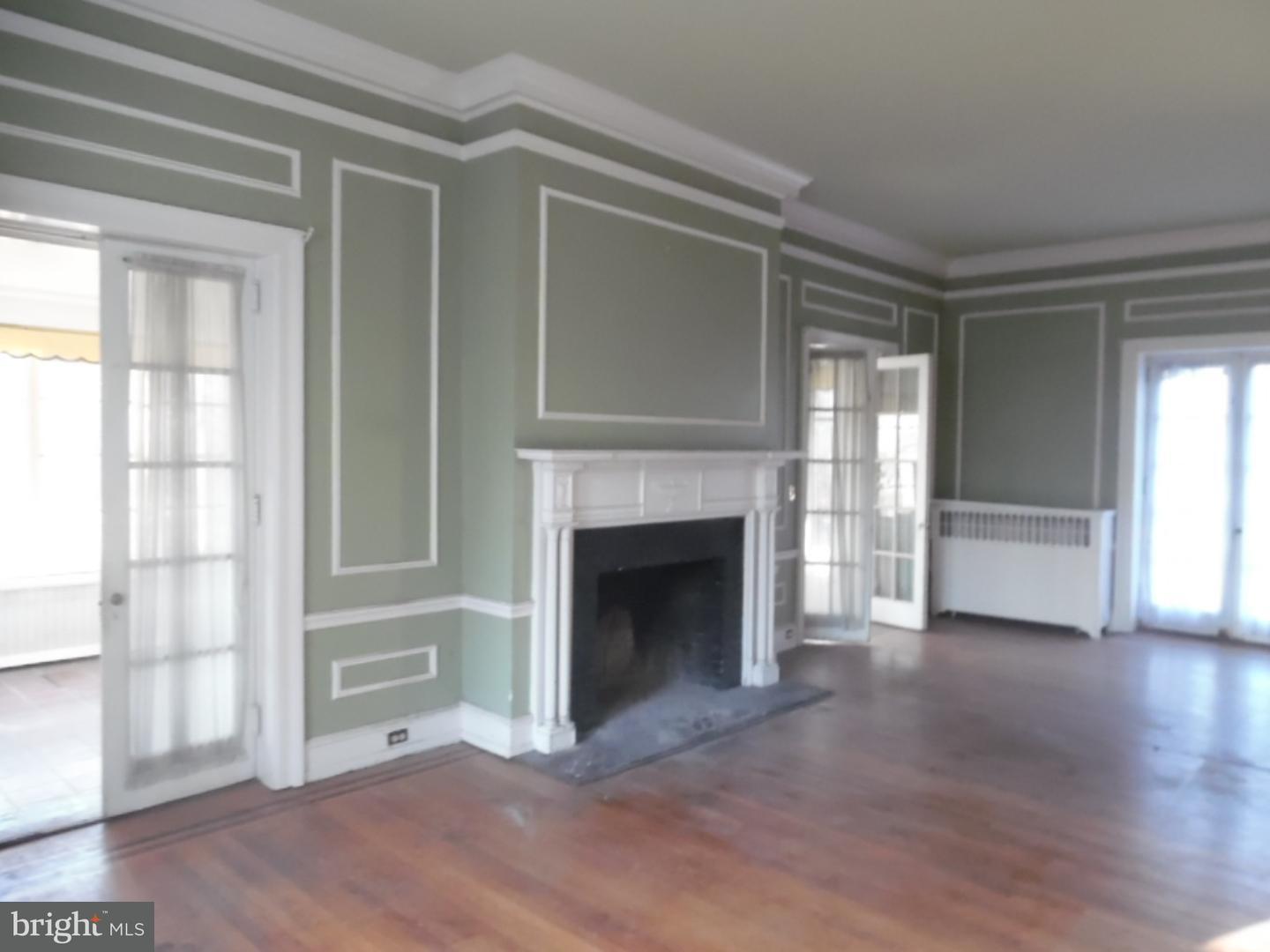 422 Ashbourne Road Cheltenham, PA 19012 - Photo 2 of 25