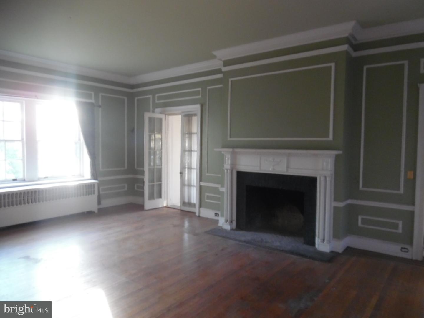 422 Ashbourne Road Cheltenham, PA 19012 - Photo 4 of 25
