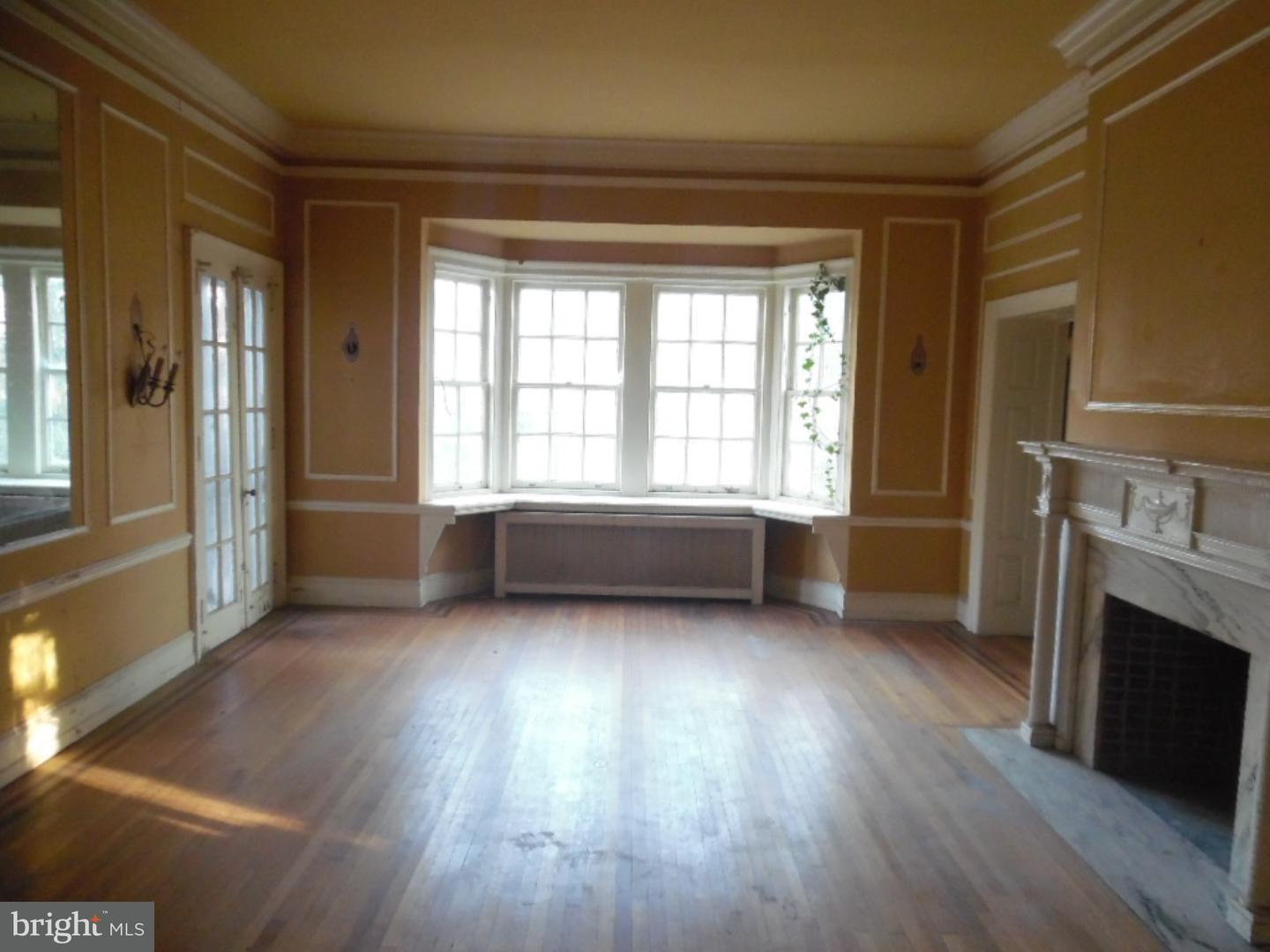 422 Ashbourne Road Cheltenham, PA 19012 - Photo 7 of 25