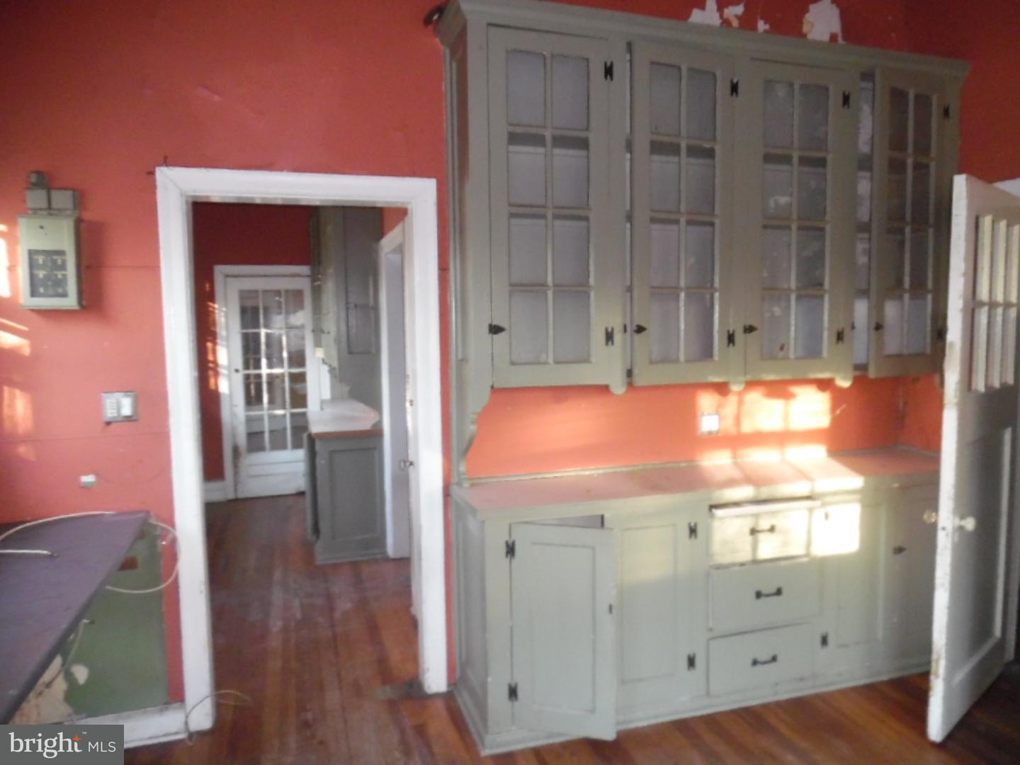 422 Ashbourne Road Cheltenham, PA 19012 - Photo 10 of 25