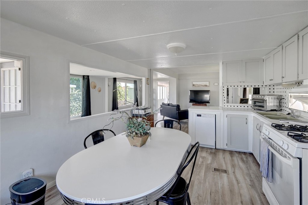 141 Douglas Drive, Unit 77 Oceanside, CA 92058 - Photo 4 of 22