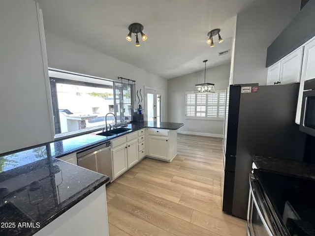 $3,350 | 7126 West Columbine Drive, Peoria, AZ 85381