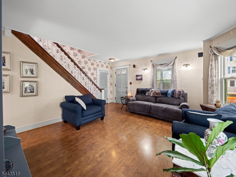 39 Union Place Bloomfield, NJ 07003 - Photo 7 of 35