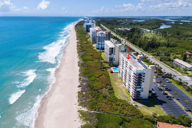a view of building with outdoor space