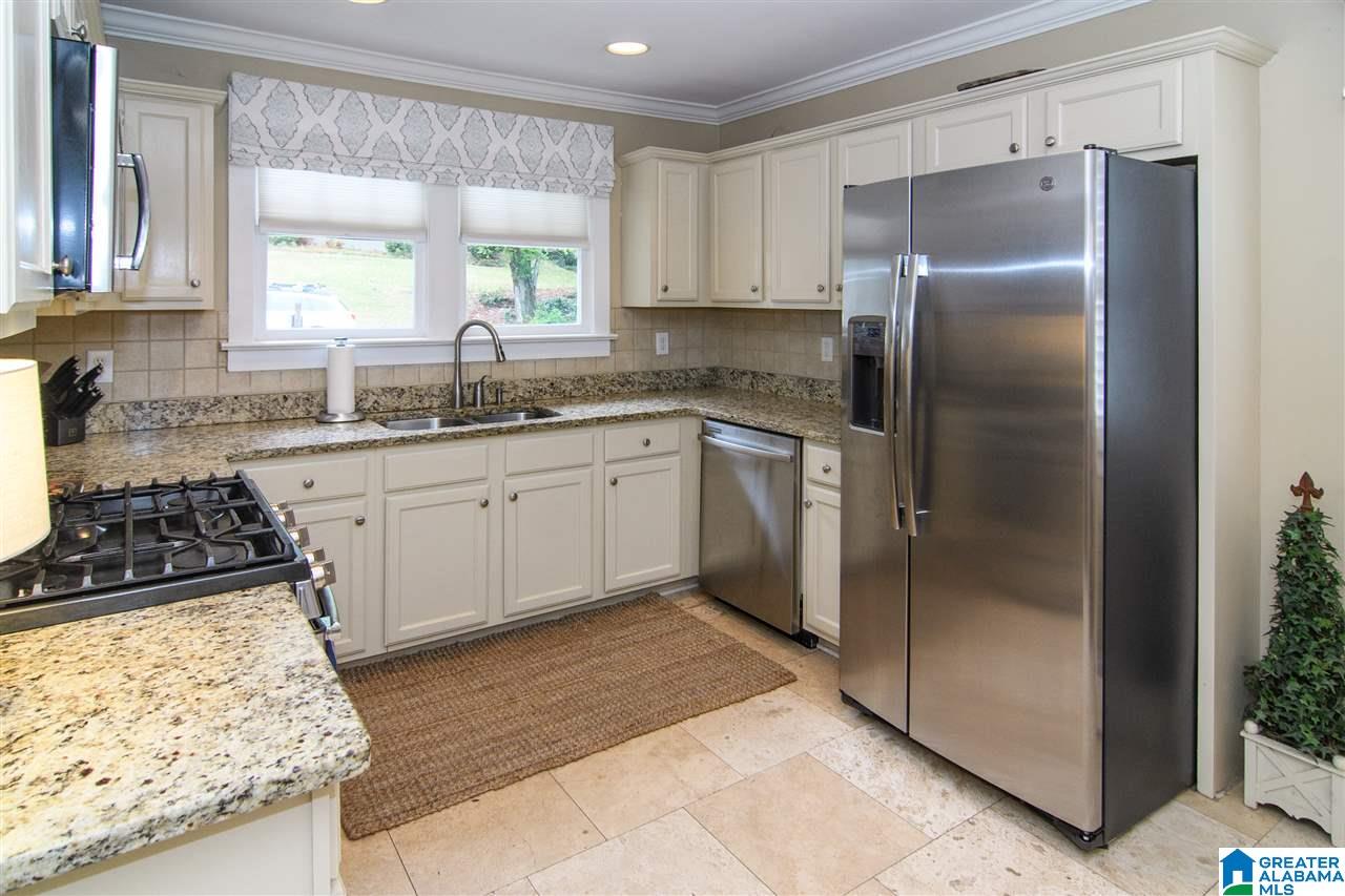 907 Irving Road Birmingham, AL 35209 - Photo 7 of 33