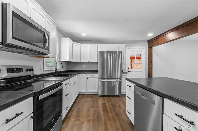 $279,000 | 902 North Poplar Street, Dexter, MO 63841