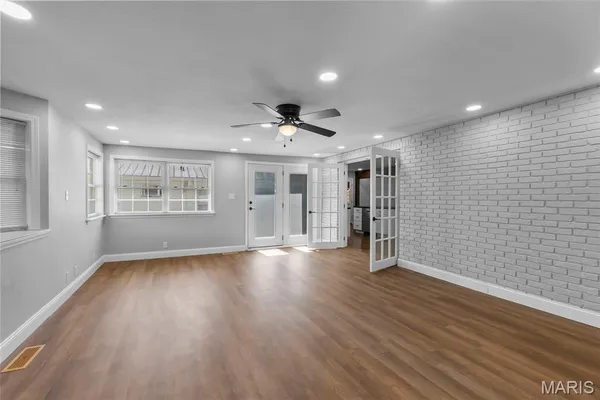 $269,000 | 902 North Poplar Street, Dexter, MO 63841