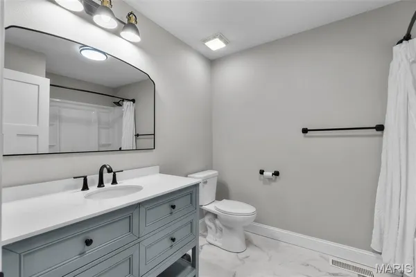 $269,000 | 902 North Poplar Street, Dexter, MO 63841