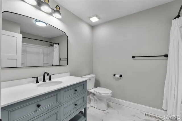 $279,000 | 902 North Poplar Street, Dexter, MO 63841