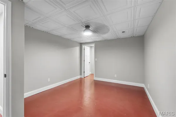 $269,000 | 902 North Poplar Street, Dexter, MO 63841