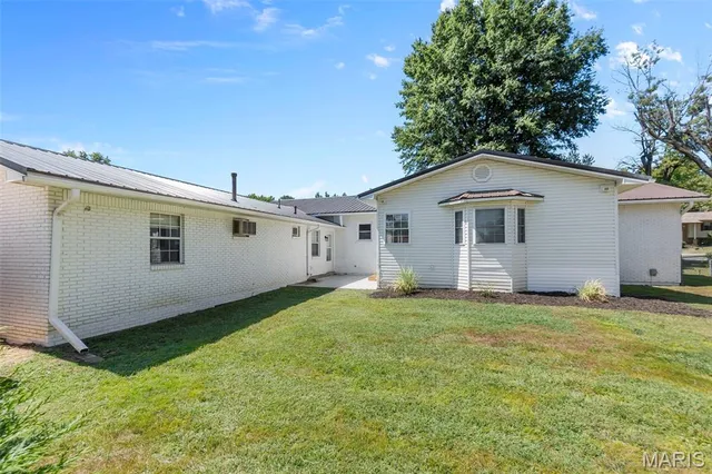 $279,000 | 902 North Poplar Street, Dexter, MO 63841