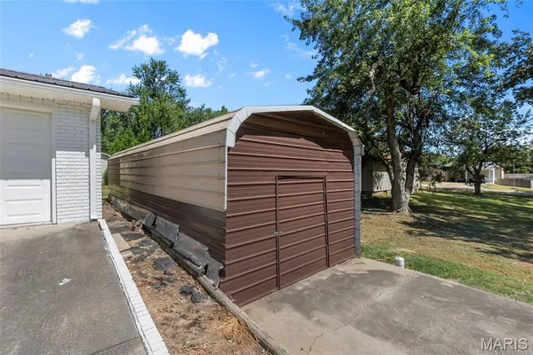 $269,000 | 902 North Poplar Street, Dexter, MO 63841