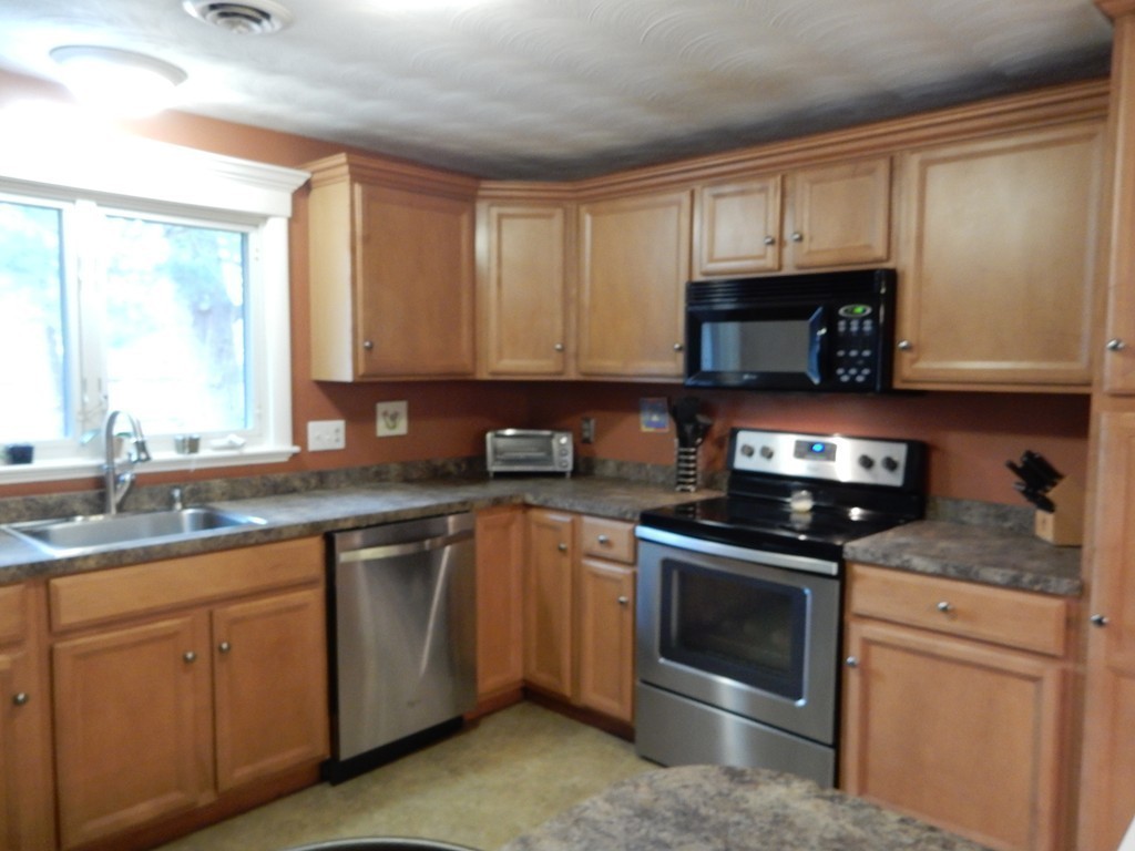 10 Derringer Road Chelmsford, MA 01824 - Photo 2 of 30