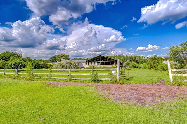 $365,000 | 43650 County Road 54 East, Kathleen, FL 33849