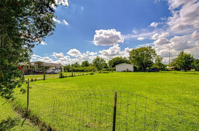 $365,000 | 43650 County Road 54 East, Kathleen, FL 33849