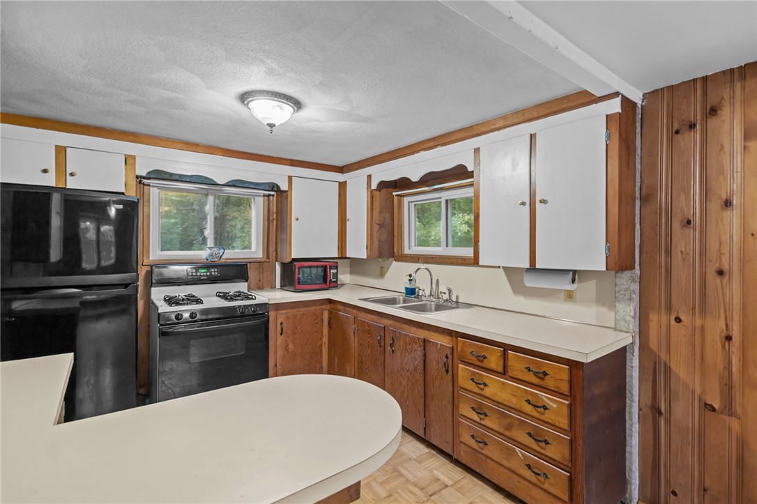 1091 Snake Hill Road Glocester, RI 02857 - Photo 11 of 31