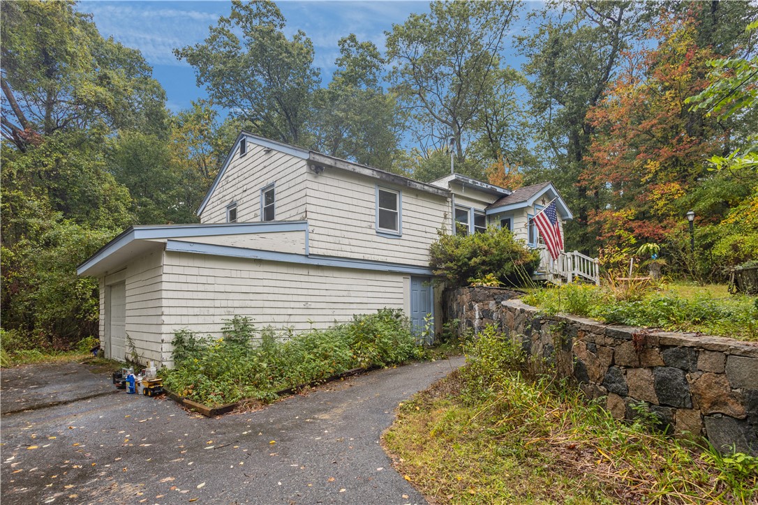 1091 Snake Hill Road Glocester, RI 02857 - Photo 2 of 31