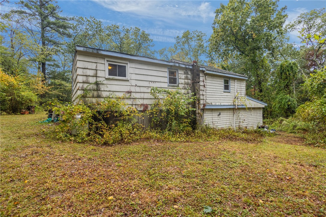 1091 Snake Hill Road Glocester, RI 02857 - Photo 26 of 31