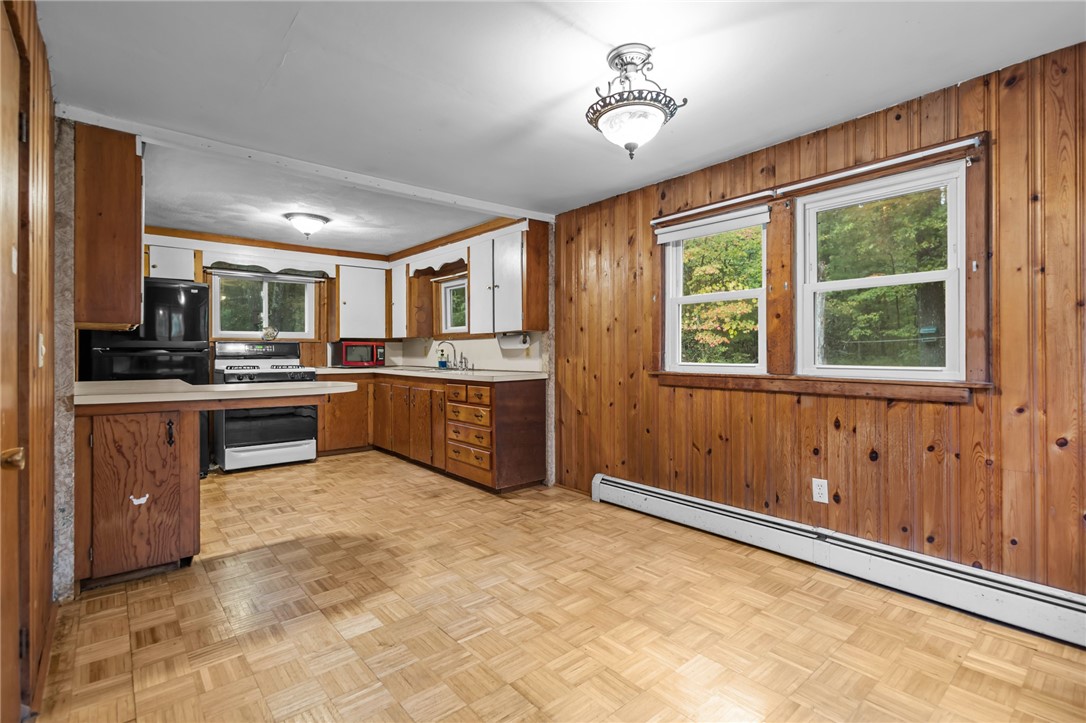 1091 Snake Hill Road Glocester, RI 02857 - Photo 8 of 31