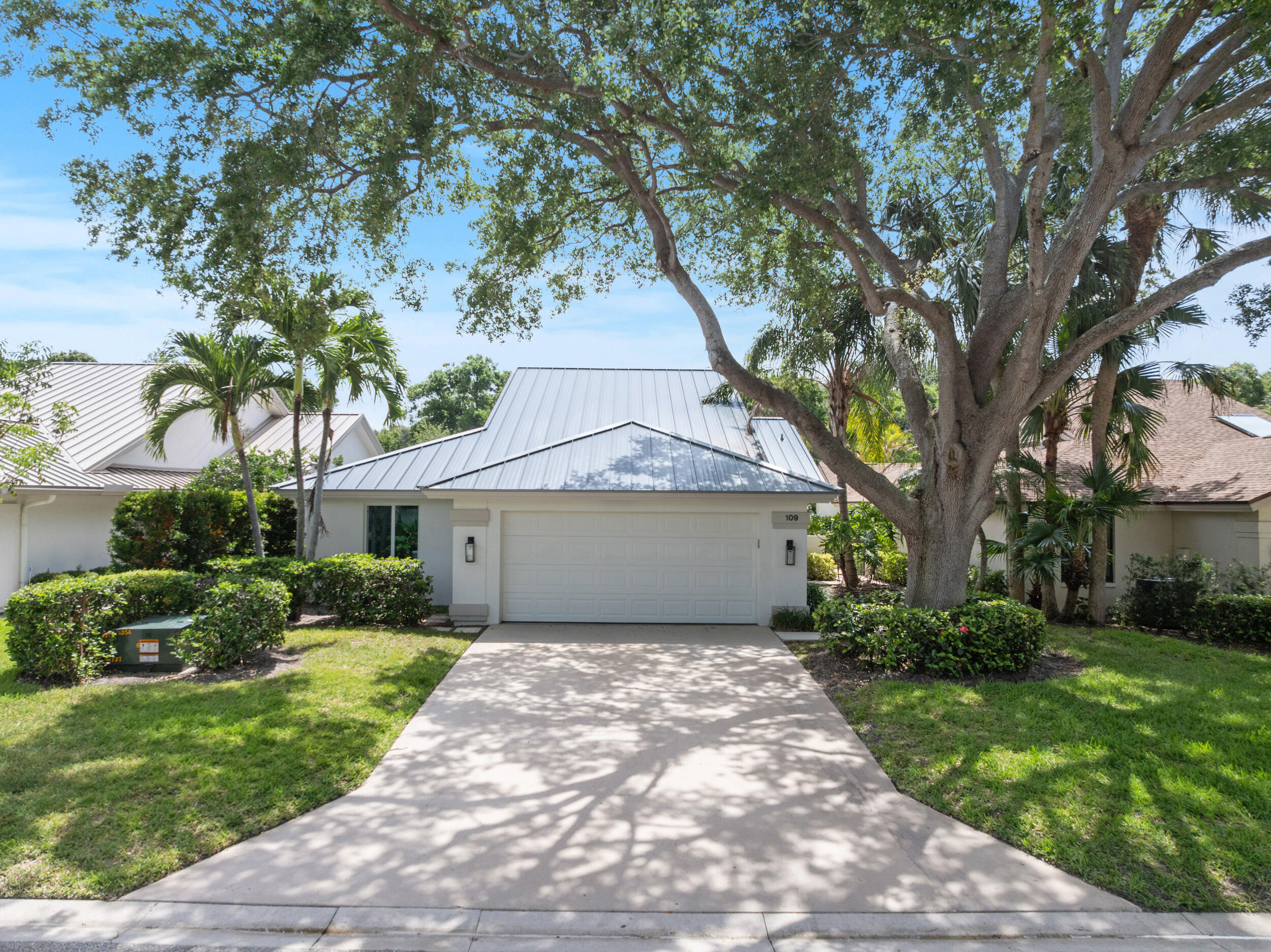 109 Harbourside Circle Jupiter, FL 33477 - Photo 39 of 39 DJI_20260526232517_0622_D