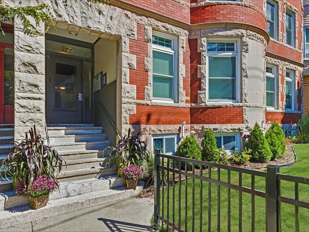 177 Winthrop Road, Unit 4 Brookline, MA 02445 - Photo 1 of 25