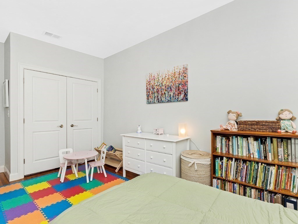 177 Winthrop Road, Unit 4 Brookline, MA 02445 - Photo 14 of 25