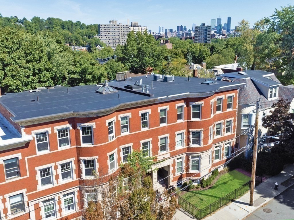 177 Winthrop Road, Unit 4 Brookline, MA 02445 - Photo 21 of 25