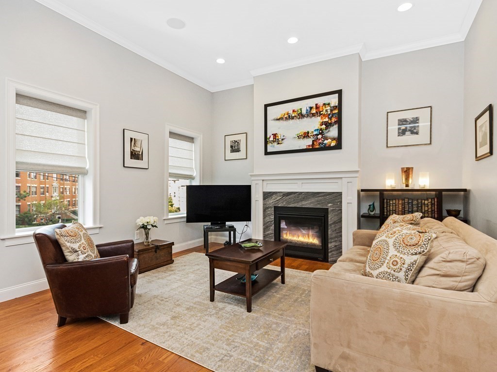 177 Winthrop Road, Unit 4 Brookline, MA 02445 - Photo 3 of 25