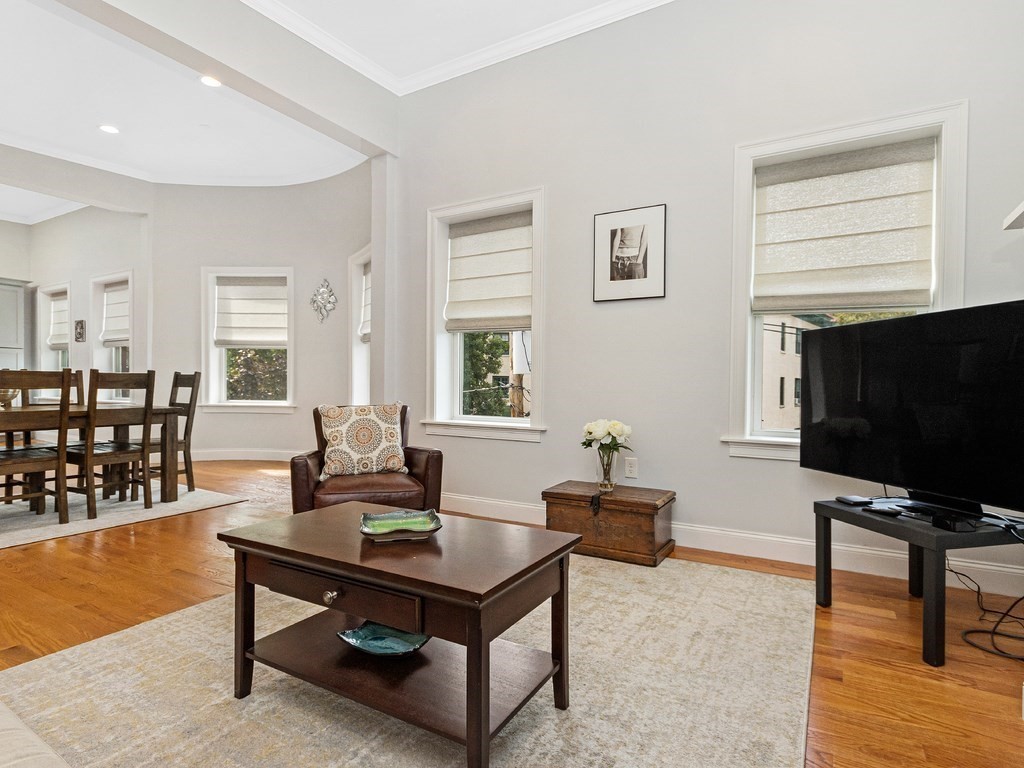 177 Winthrop Road, Unit 4 Brookline, MA 02445 - Photo 4 of 25