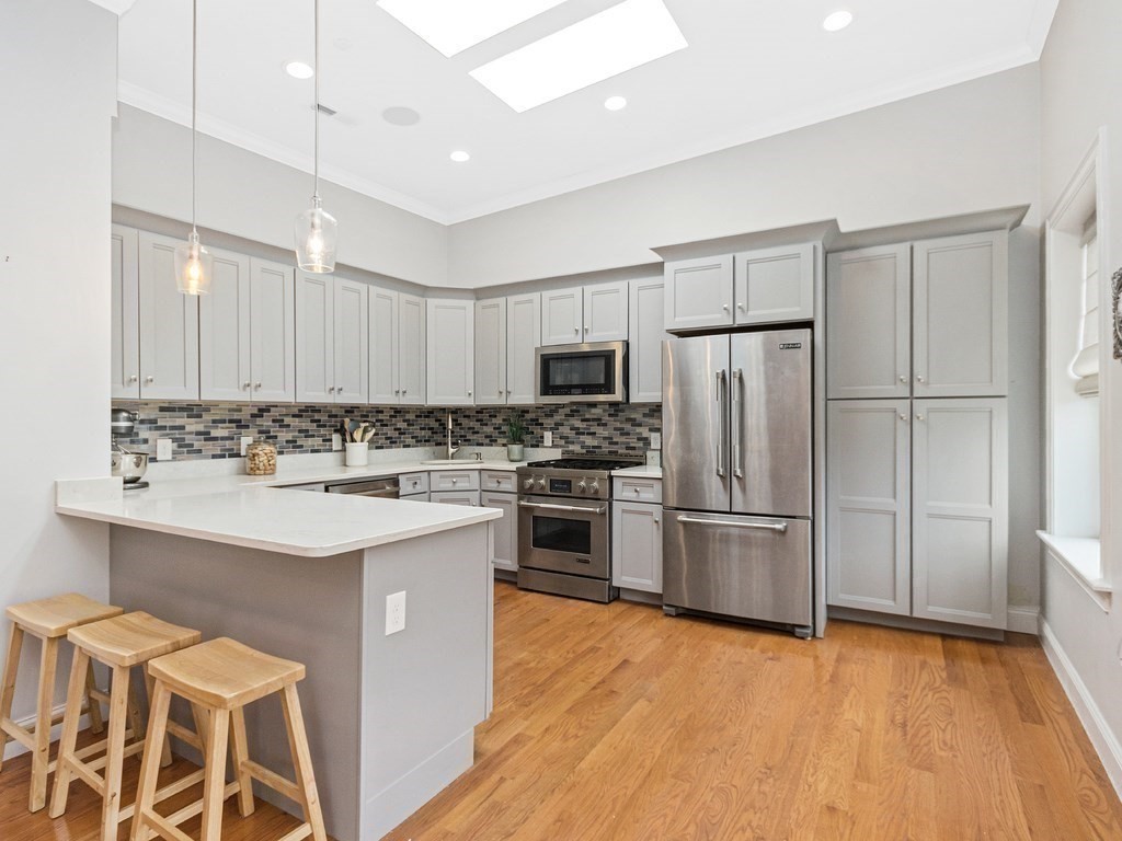 177 Winthrop Road, Unit 4 Brookline, MA 02445 - Photo 8 of 25