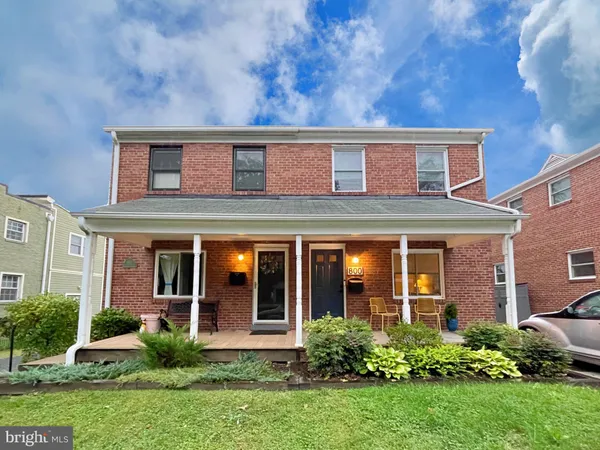 $2,795 | 802 South Orme Street, Arlington, VA 22204