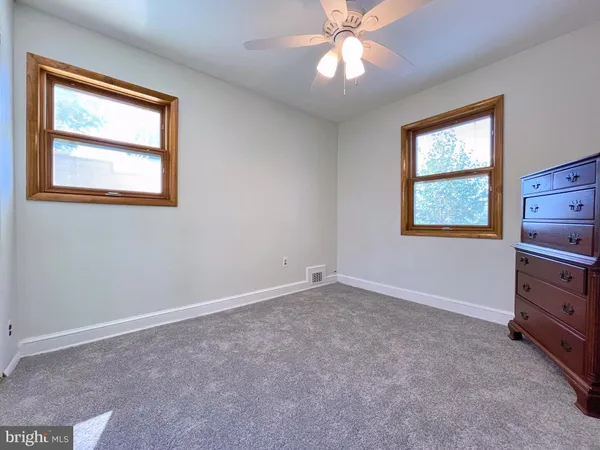 $2,795 | 802 South Orme Street, Arlington, VA 22204