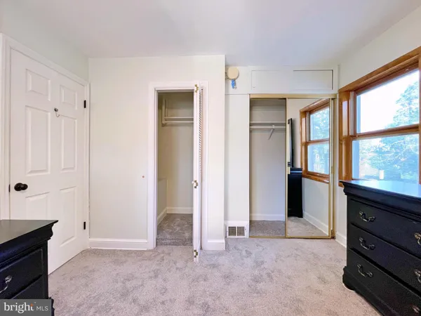 $2,795 | 802 South Orme Street, Arlington, VA 22204