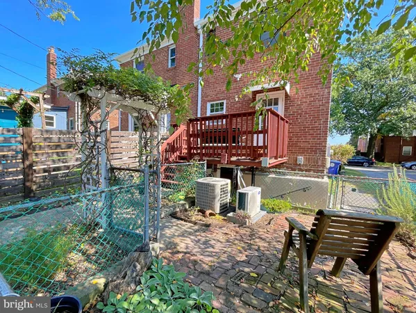 $2,795 | 802 South Orme Street, Arlington, VA 22204