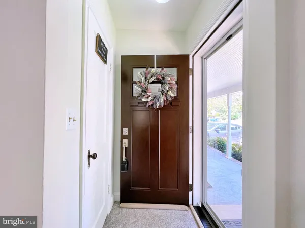 $2,795 | 802 South Orme Street, Arlington, VA 22204