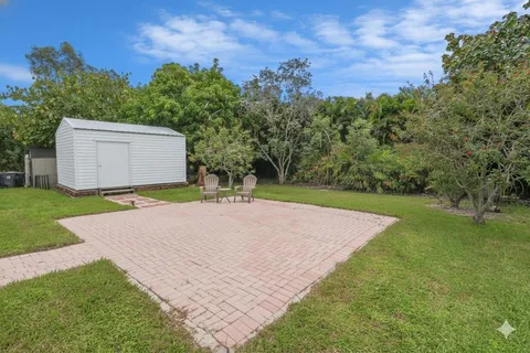 $699,000 | 13218 86th Road North, The Acreage, FL 33412