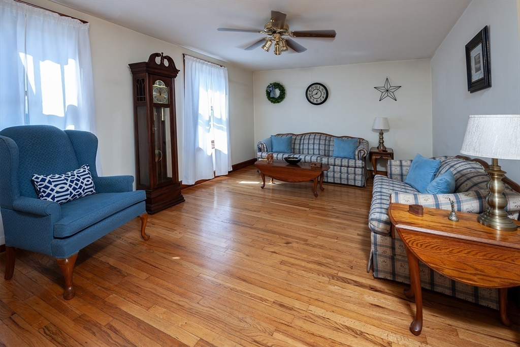 16 Putnam Road North Andover, MA 01845 - Photo 5 of 37 Gallery Image 5